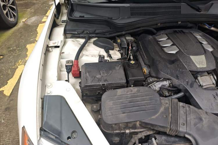 Used Maserati President 2013 3.0T Standard Model Engine Bay Right