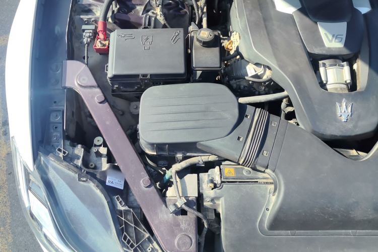 Used Maserati President 2013 3.0T Standard Model Engine Bay Right