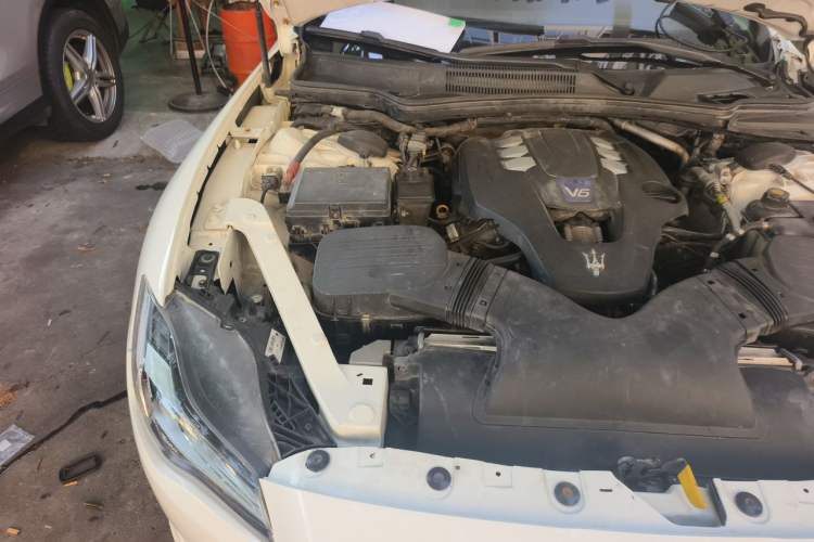Used Maserati President 2013 3.0T Standard Model Engine Bay Right