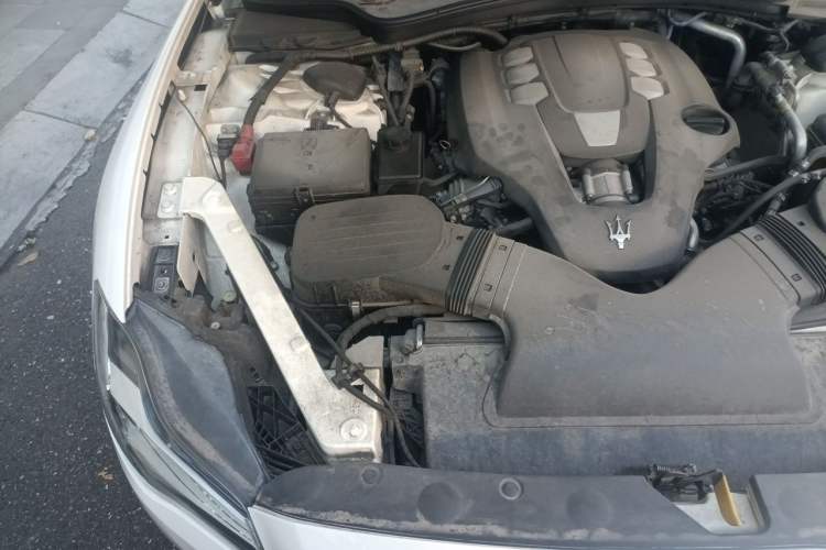 Used Maserati President 2013 3.0T Standard Model Engine Bay Right