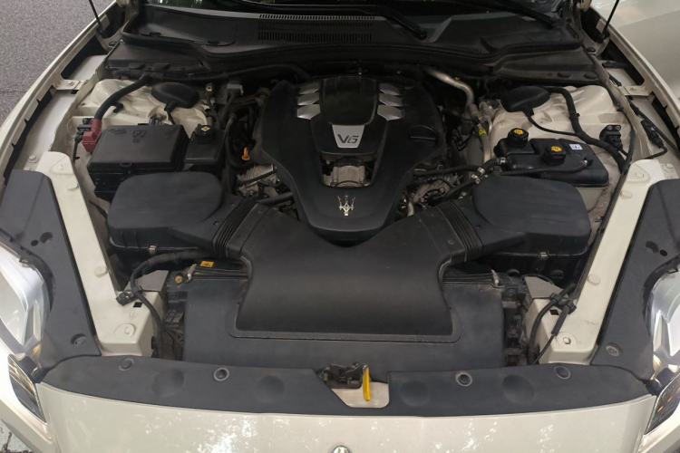 Used Maserati President 2013 3.0T Standard Model Engine Bay