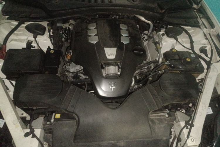Used Maserati President 2013 3.0T Standard Model Engine Bay