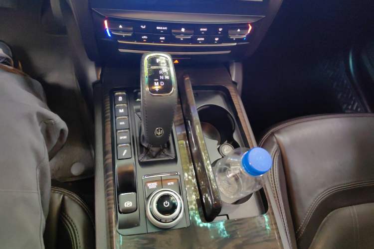 Used Maserati President 2013 3.0T Standard Model Gear Lever
