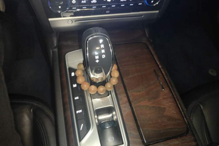 Used Maserati President 2013 3.0T Standard Model Gear Lever