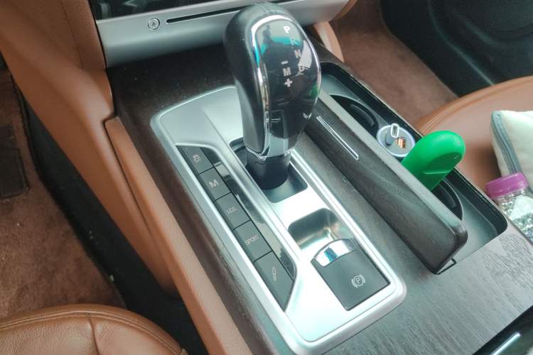 Used Maserati President 2013 3.0T Standard Model Gear Lever