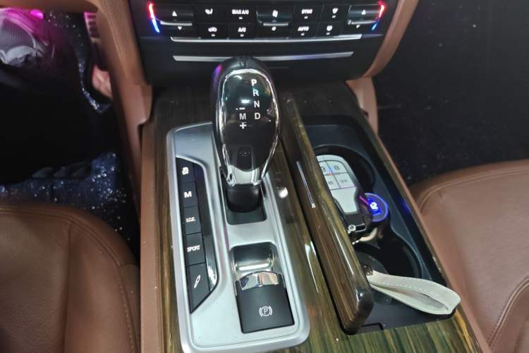 Used Maserati President 2013 3.0T Standard Model Gear Lever
