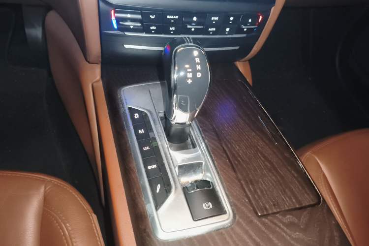 Used Maserati President 2013 3.0T Standard Model Gear Lever