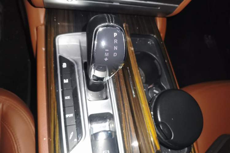 Used Maserati President 2013 3.0T Standard Model Gear Lever