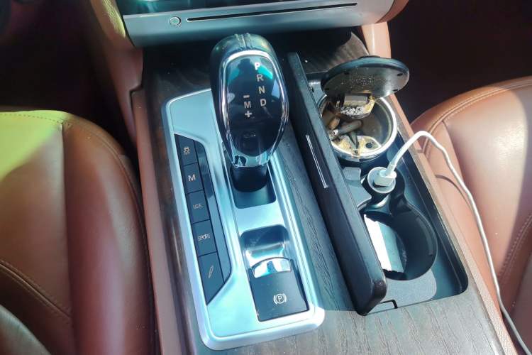 Used Maserati President 2013 3.0T Standard Model Gear Lever