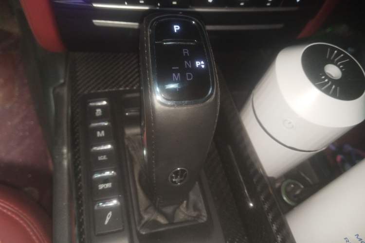 Used Maserati President 2013 3.0T Standard Model Gear Lever