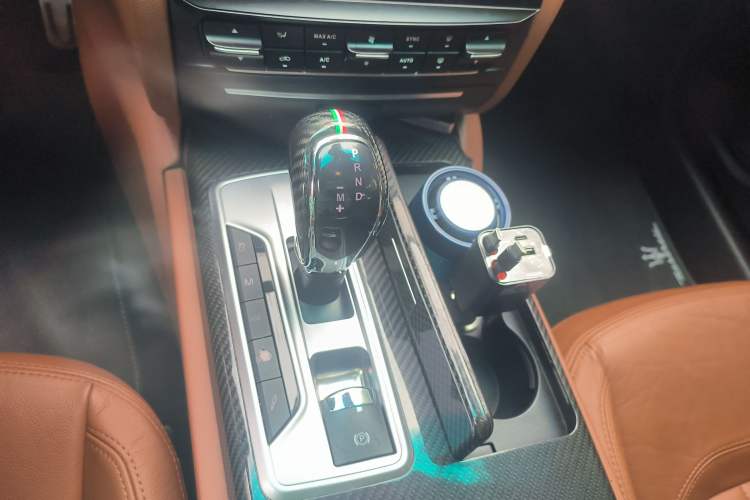 Used Maserati President 2013 3.0T Standard Model Gear Lever