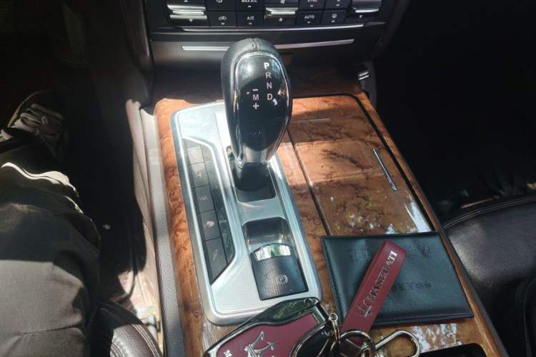 Used Maserati President 2013 3.0T Standard Model Gear Lever