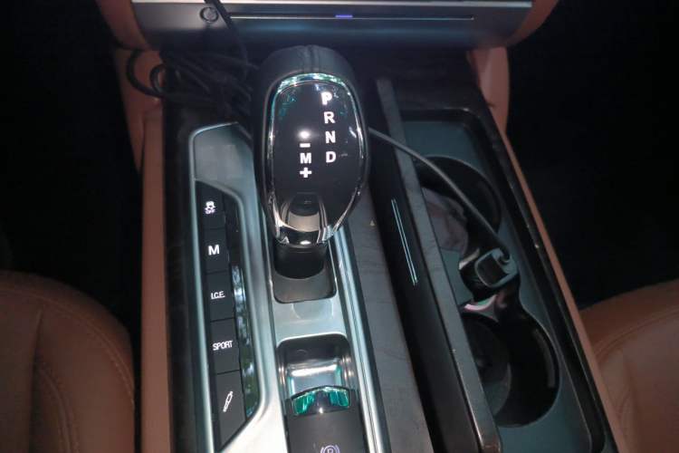 Used Maserati President 2013 3.0T Standard Model Gear Lever