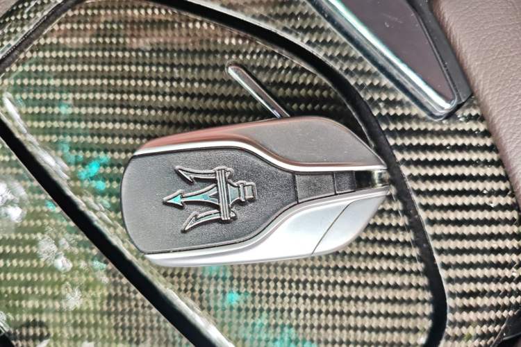 Used Maserati President 2013 3.0T Standard Model Interior 1