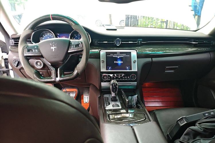 Used Maserati President 2013 3.0T Standard Model Interior 2