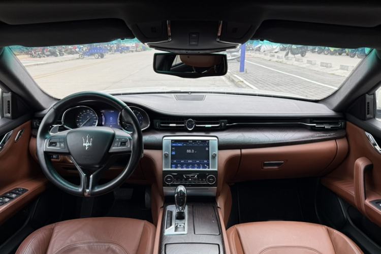 Used Maserati President 2013 3.0T Standard Model Interior 2