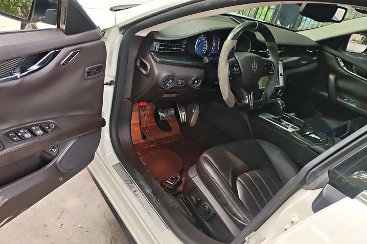 Used Maserati President 2013 3.0T Standard Model Interior 3