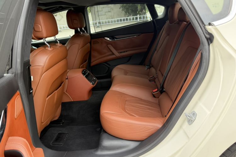 Used Maserati President 2013 3.0T Standard Model Interior 3
