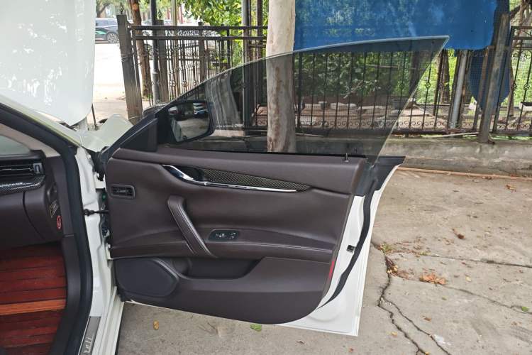 Used Maserati President 2013 3.0T Standard Model Interior 5