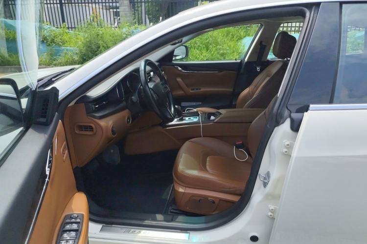 Used Maserati President 2013 3.0T Standard Model Left Front Seat