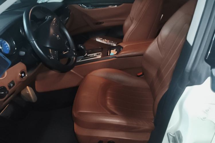 Used Maserati President 2013 3.0T Standard Model Left Front Seat