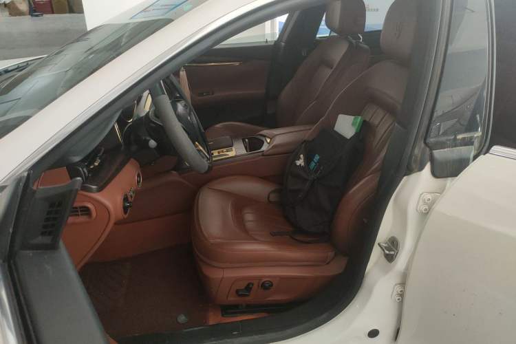 Used Maserati President 2013 3.0T Standard Model Left Front Seat