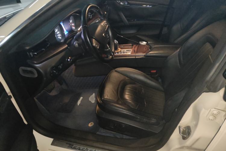 Used Maserati President 2013 3.0T Standard Model Left Front Seat