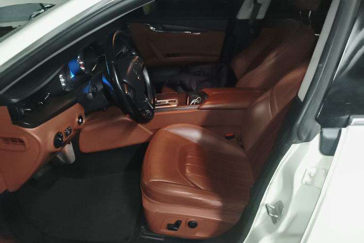 Used Maserati President 2013 3.0T Standard Model Left Front Seat