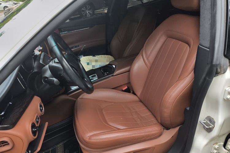 Used Maserati President 2013 3.0T Standard Model Left Front Seat