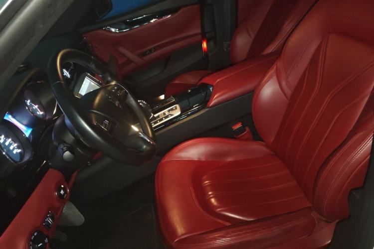 Used Maserati President 2013 3.0T Standard Model Left Front Seat