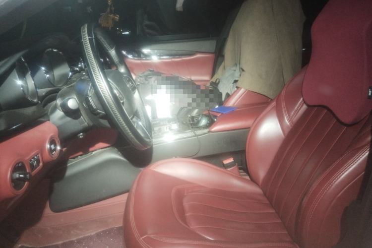 Used Maserati President 2013 3.0T Standard Model Left Front Seat