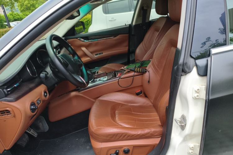 Used Maserati President 2013 3.0T Standard Model Left Front Seat