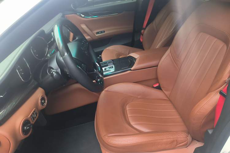 Used Maserati President 2013 3.0T Standard Model Left Front Seat