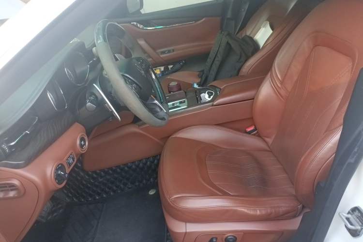 Used Maserati President 2013 3.0T Standard Model Left Front Seat