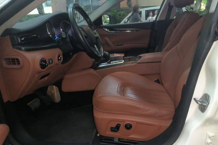Used Maserati President 2013 3.0T Standard Model Left Front Seat