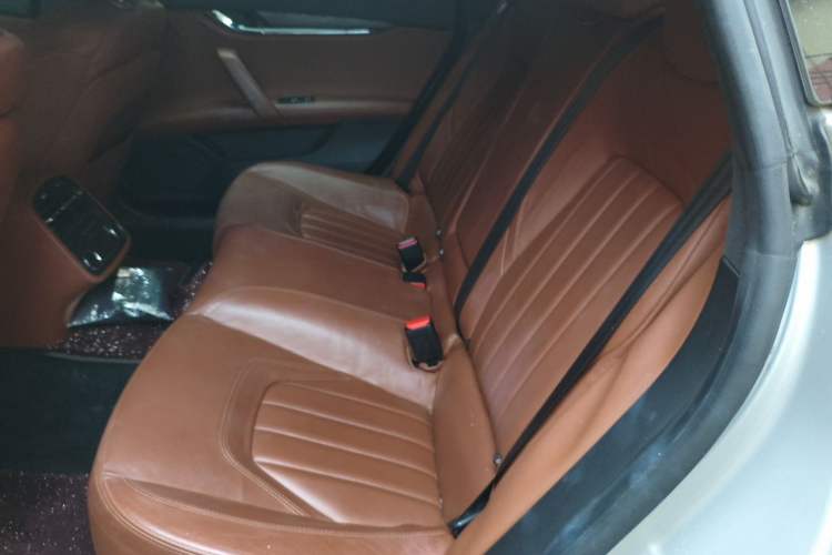 Used Maserati President 2013 3.0T Standard Model Left Rear Seat