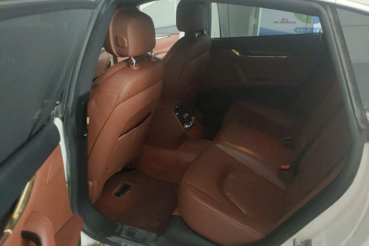 Used Maserati President 2013 3.0T Standard Model Left Rear Seat