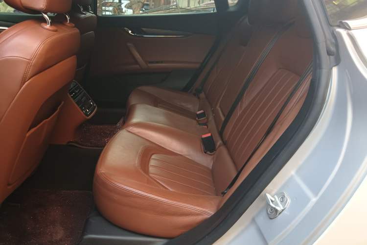 Used Maserati President 2013 3.0T Standard Model Left Rear Seat