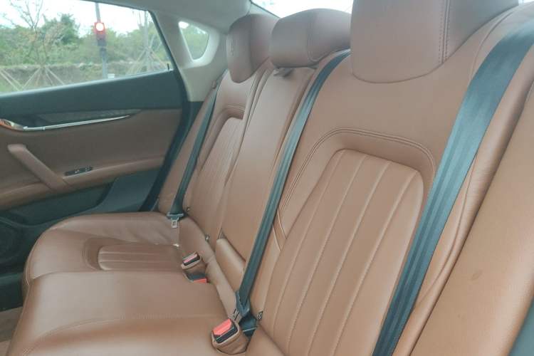Used Maserati President 2013 3.0T Standard Model Left Rear Seat