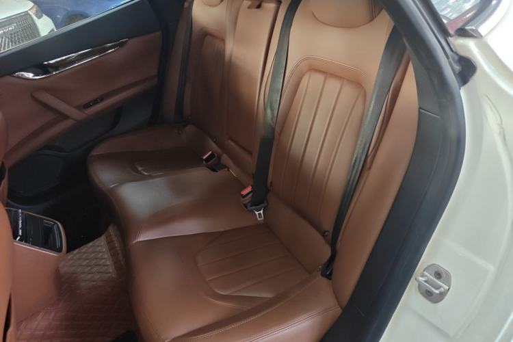 Used Maserati President 2013 3.0T Standard Model Left Rear Seat