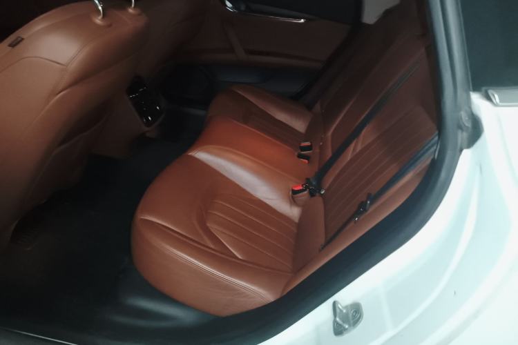 Used Maserati President 2013 3.0T Standard Model Left Rear Seat