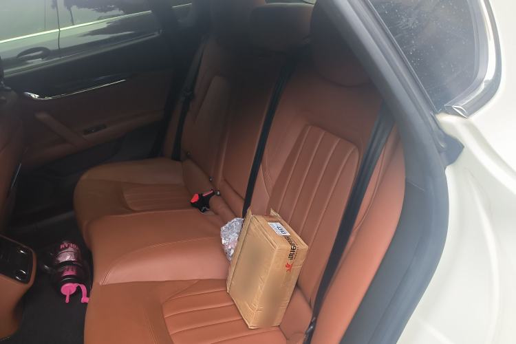 Used Maserati President 2013 3.0T Standard Model Left Rear Seat