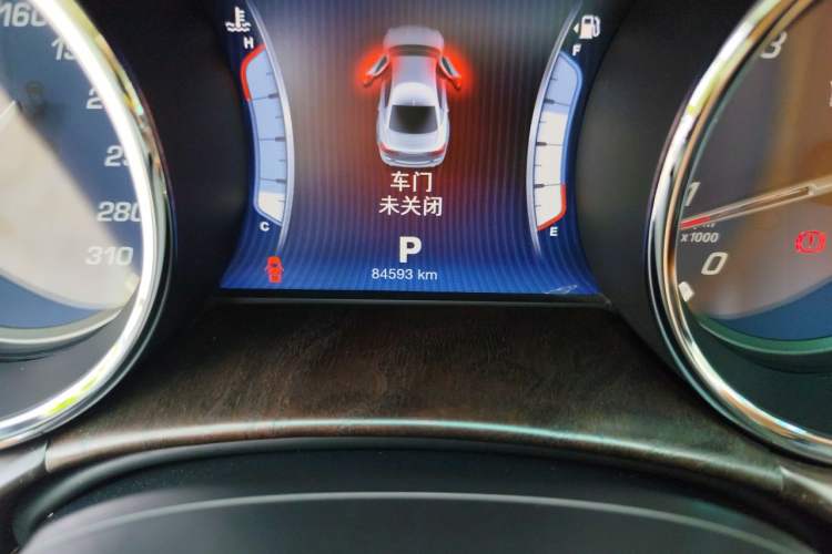 Used Maserati President 2013 3.0T Standard Model Odometer Close Up