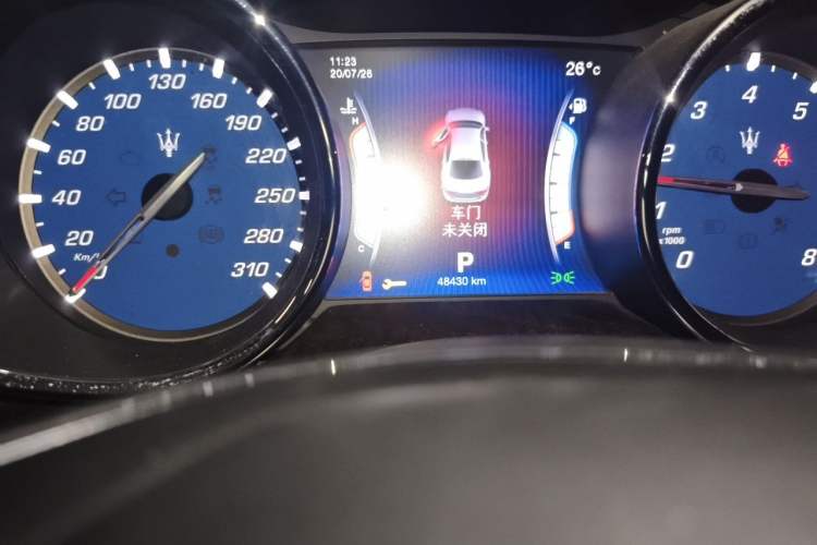 Used Maserati President 2013 3.0T Standard Model Odometer Close Up