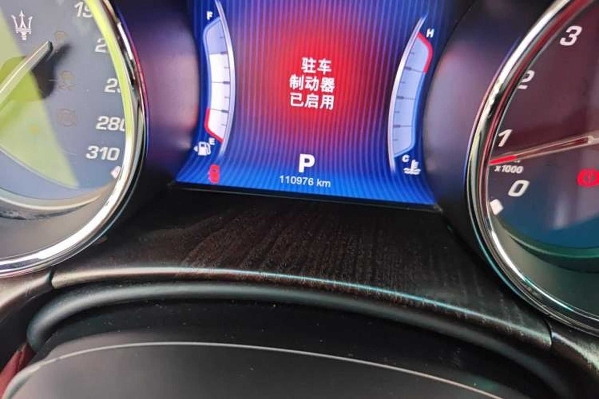 Used Maserati President 2013 3.0T Standard Model Odometer Close Up