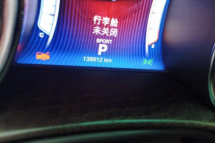 Used Maserati President 2013 3.0T Standard Model Odometer Close Up