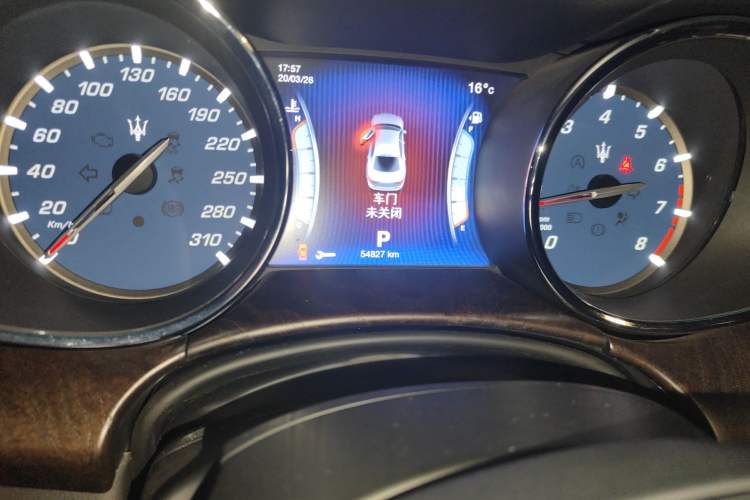 Used Maserati President 2013 3.0T Standard Model Odometer Close Up