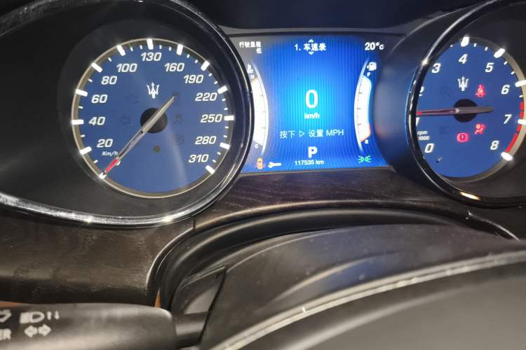 Used Maserati President 2013 3.0T Standard Model Odometer Close Up