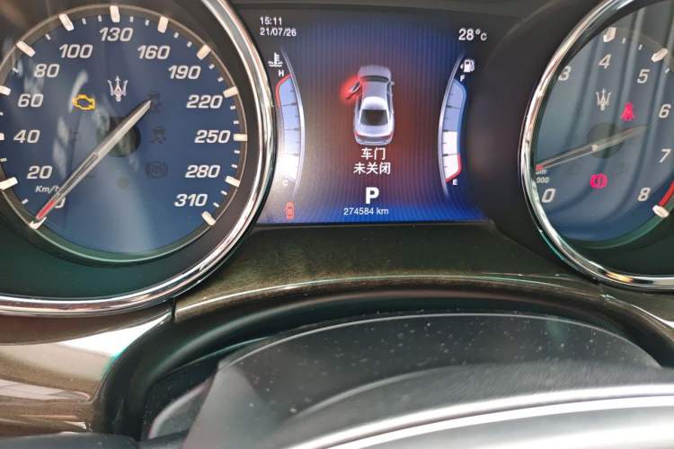 Used Maserati President 2013 3.0T Standard Model Odometer Close Up