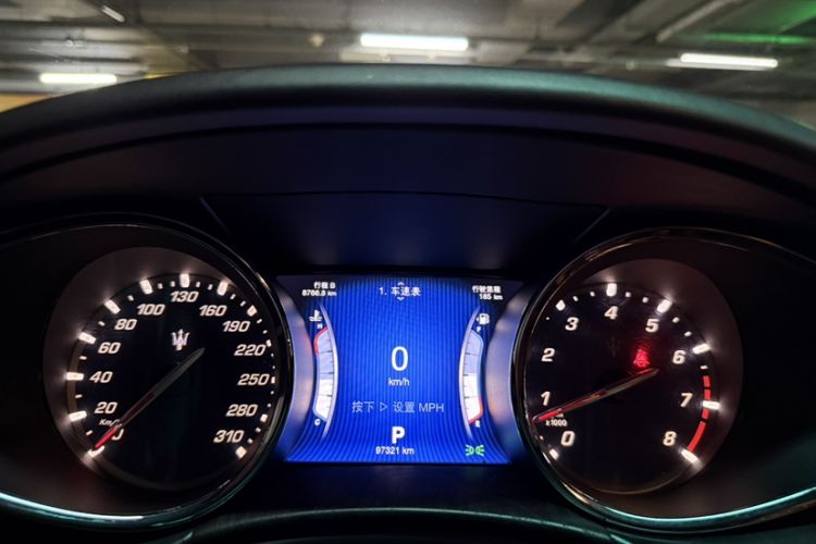 Used Maserati President 2013 3.0T Standard Model Odometer Close Up